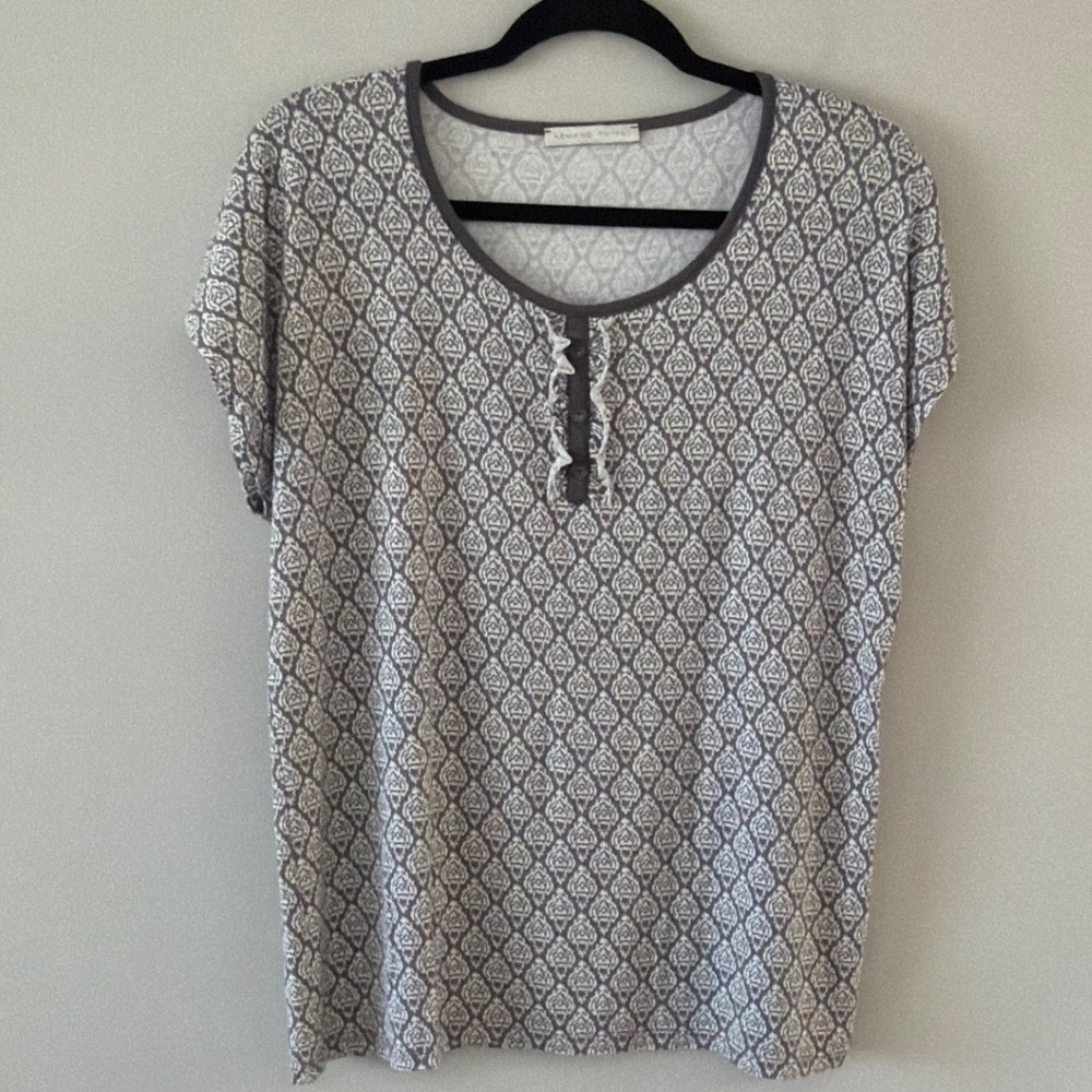 Armand Thiery Grey Damask Print Ruffle‎ Henley Top Made in France Womens XL
